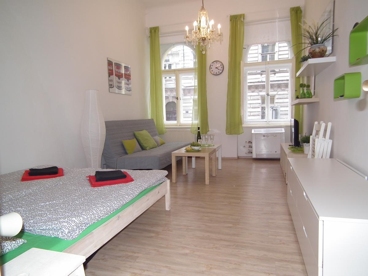 Apartment In The Centre Prag Exterior foto