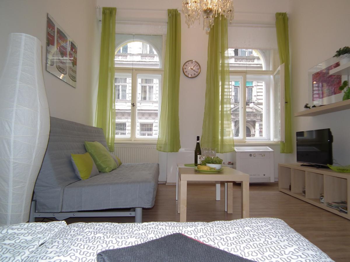 Apartment In The Centre Prag Exterior foto